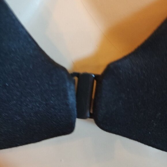 Victoria's Secret Push Up Bra 34DD Black Underwire Padded Front Hook - Picture 2 of 4